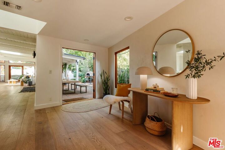 Property Photo:  2145 Sunset Crest Drive  CA 90046 