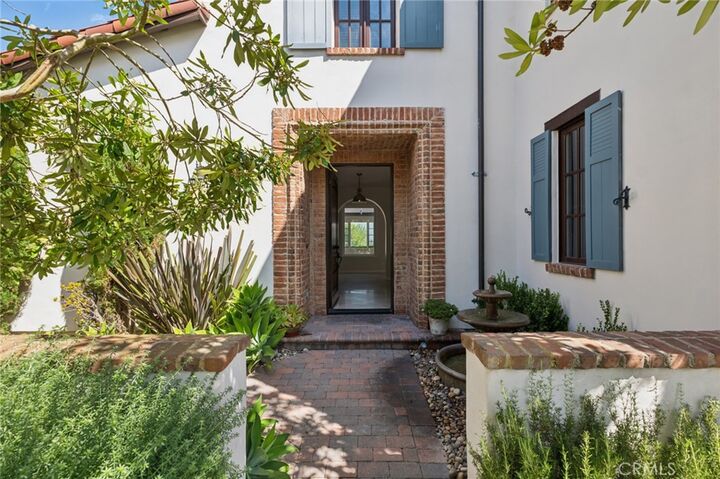 Property Photo:  4 Still Water  CA 92657 