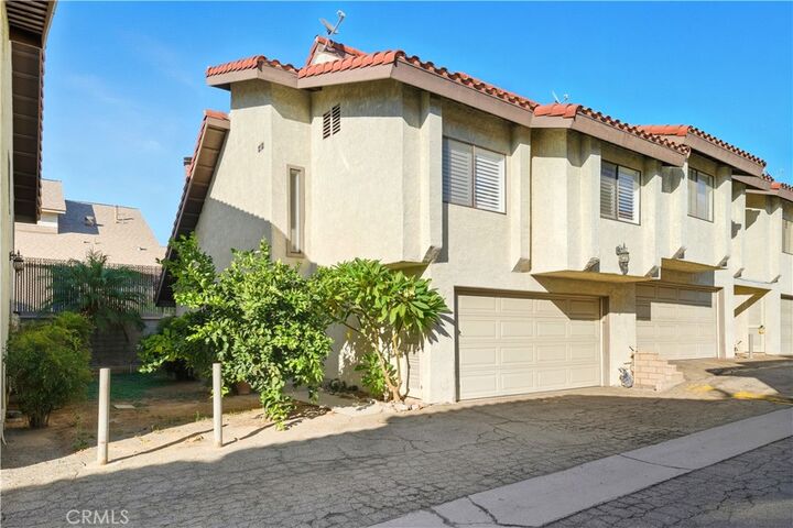 Property Photo: 5577 Pioneer 5 CA 90601