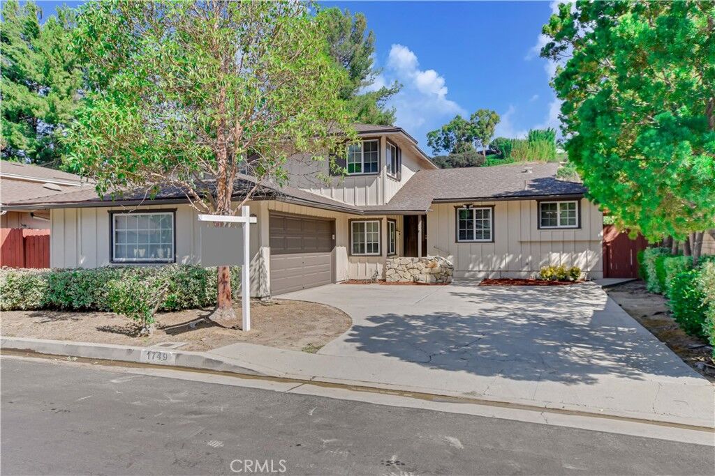 Property Photo:  1749 Sunny Heights  CA 90065 