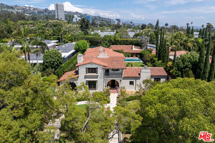 706 N Maple Drive  Beverly Hills CA 90210 photo