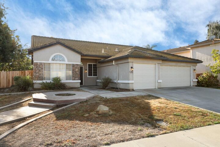 Property Photo:  2402 Sailboat Court  CA 95206 