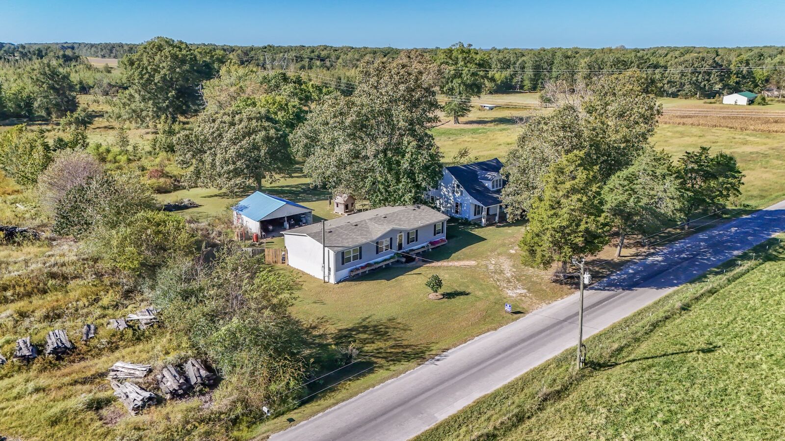 Property Photo: 205 Dooley Rd TN 38456