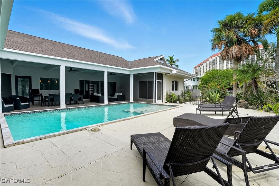 Property Photo:  5122 Starfish Avenue  FL 34103 