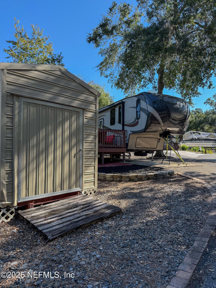 Property Photo:  25129 NE 143rd Lot 479 Lane  FL 32134 