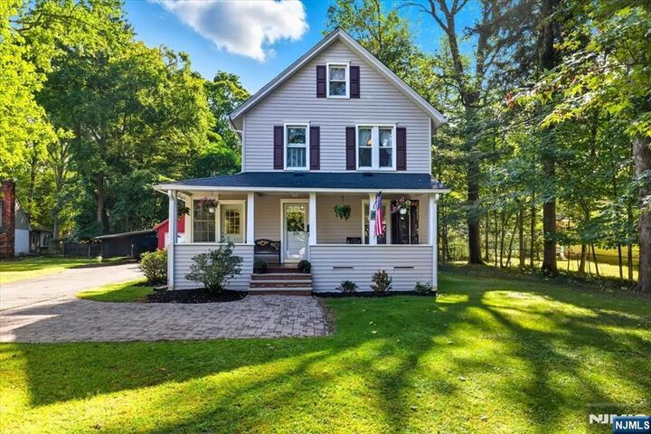 528 Wyckoff Avenue  Ramsey NJ 07446 photo