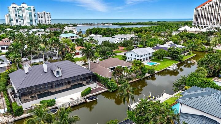 Property Photo:  5122 Starfish Ave  FL 34103 