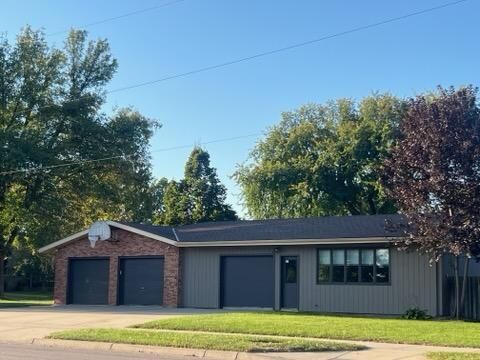 Property Photo:  420 6th Avenue N  MN 56320 
