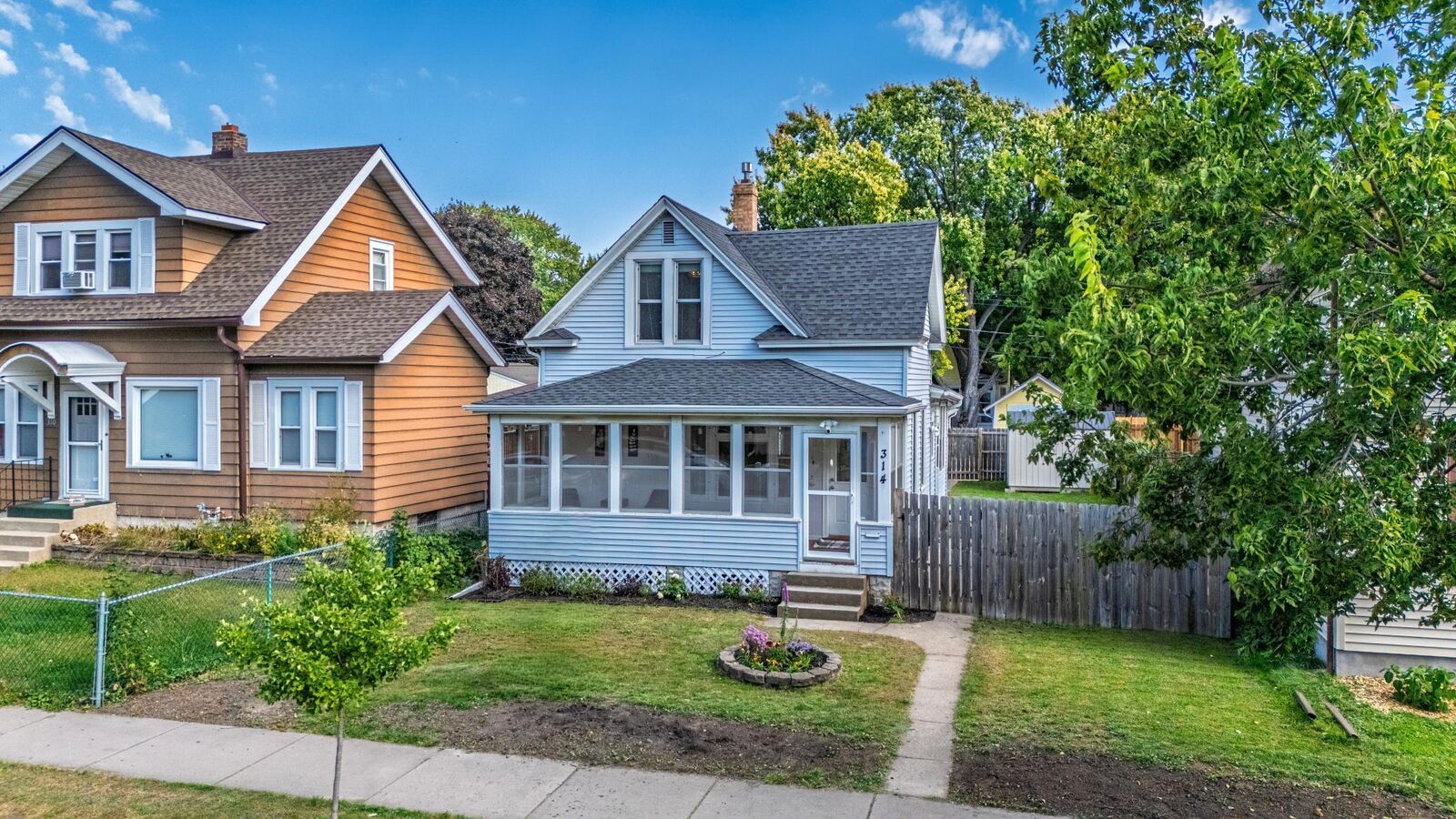 Property Photo: 314 Osceola Avenue S MN 55102