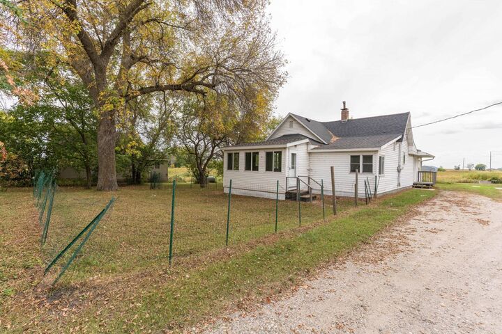 Property Photo:  211 Sunnyside Avenue  MN 56569 