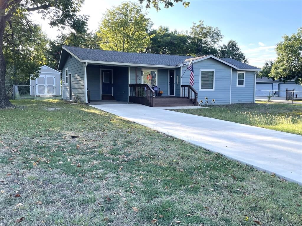 Property Photo: 480 Oak Leaf TX 75472