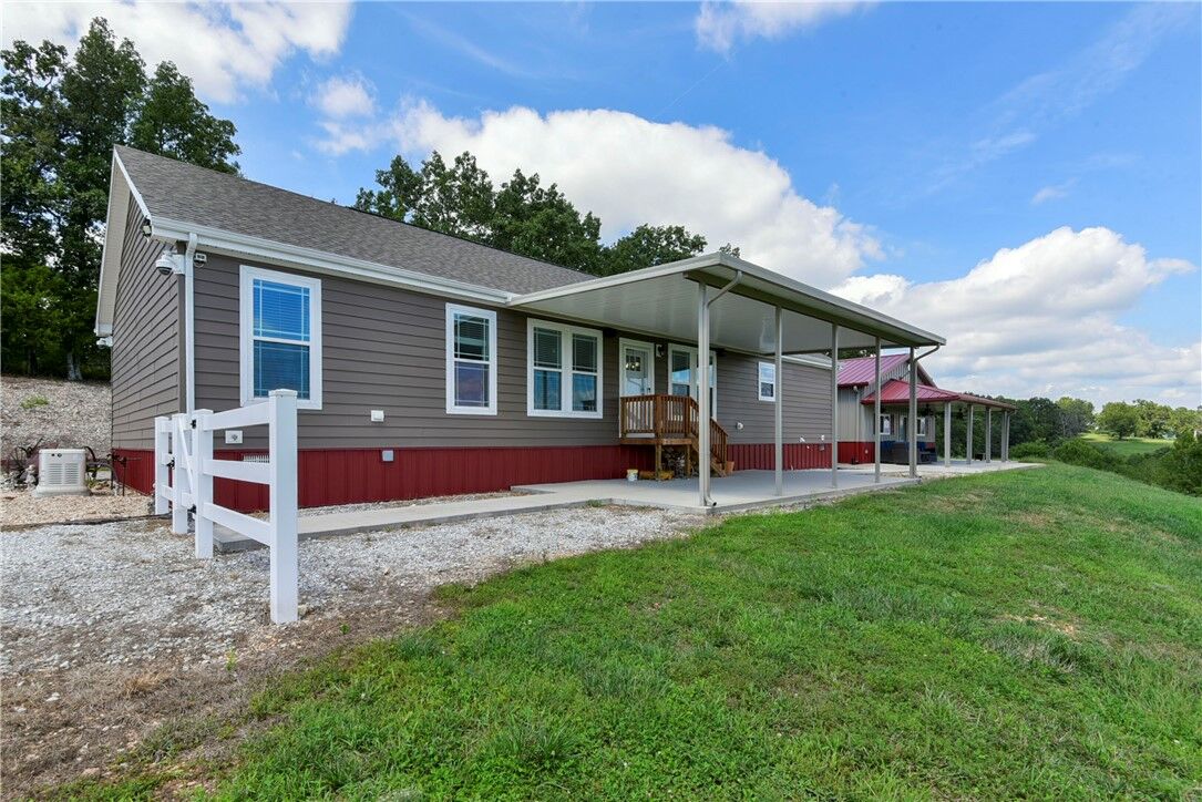 Property Photo: 21018 Farm Road 2260 MO 65641