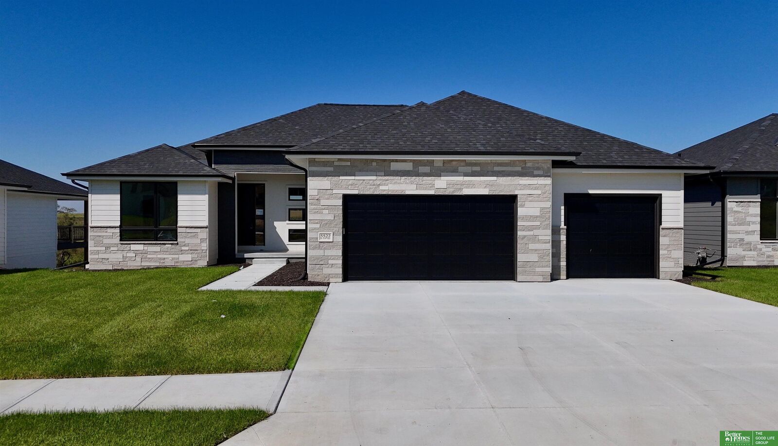 Property Photo:  5522 N 213 Avenue  NE 68022 