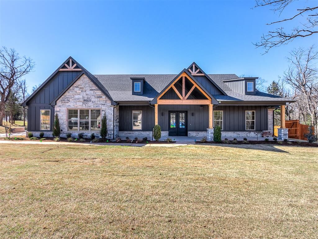 Property Photo:  7941 Silver Spur  OK 73007 