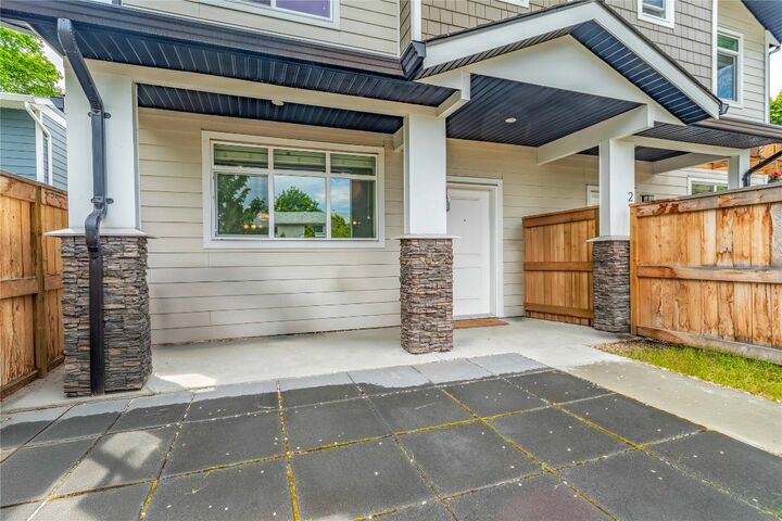 Property Photo:  782 Coopland Crescent 1  BC V1Y 2V1 