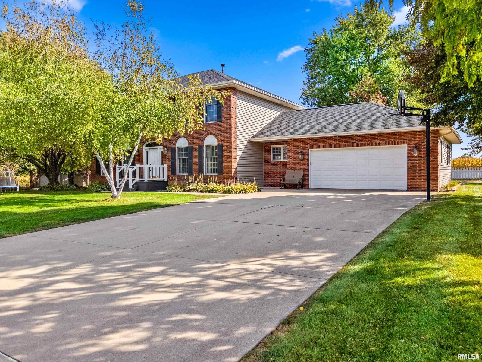 Property Photo:  222 W Southgate Drive  IL 61529 