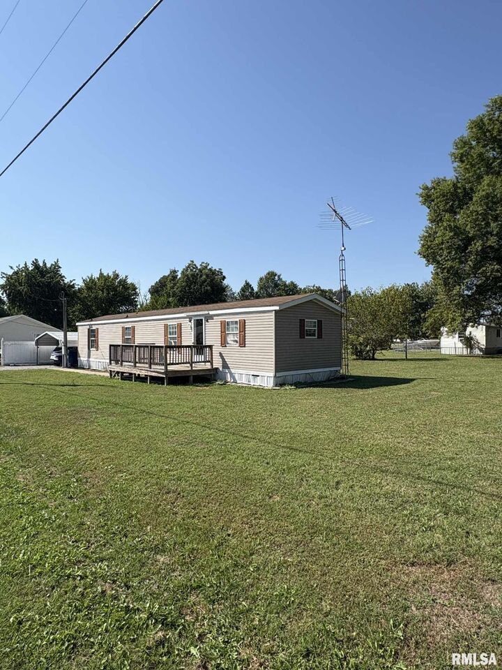 Property Photo:  97 N College Street  IL 62836 