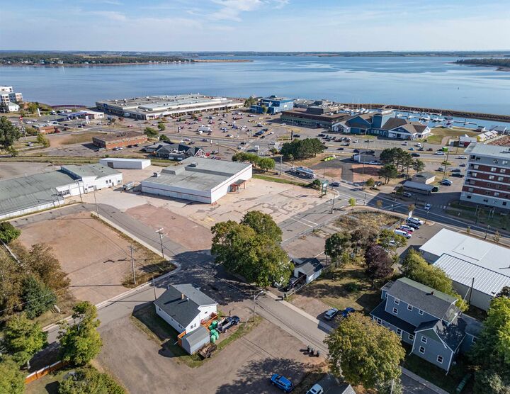 Property Photo: 19 Eustane Street D PE C1N 2V4