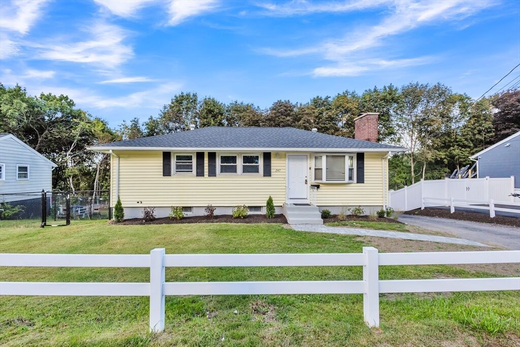 Property Photo: 247 Saint Nicholas Ave MA 01606
