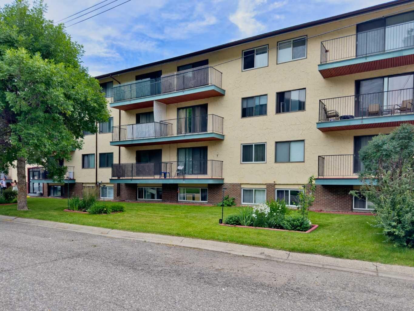 Property Photo:  13102 22 Avenue 202  AB T0K 0E0 