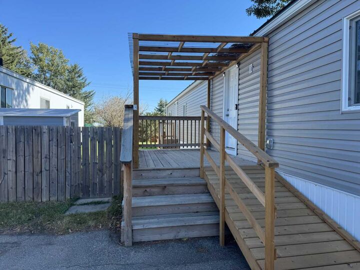 Property Photo:  206 Polar Avenue  AB T1V 1J4 