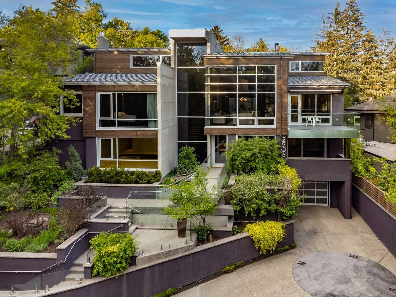 Property Photo:  2906 Marquette Street SW  AB T2T 3E3 