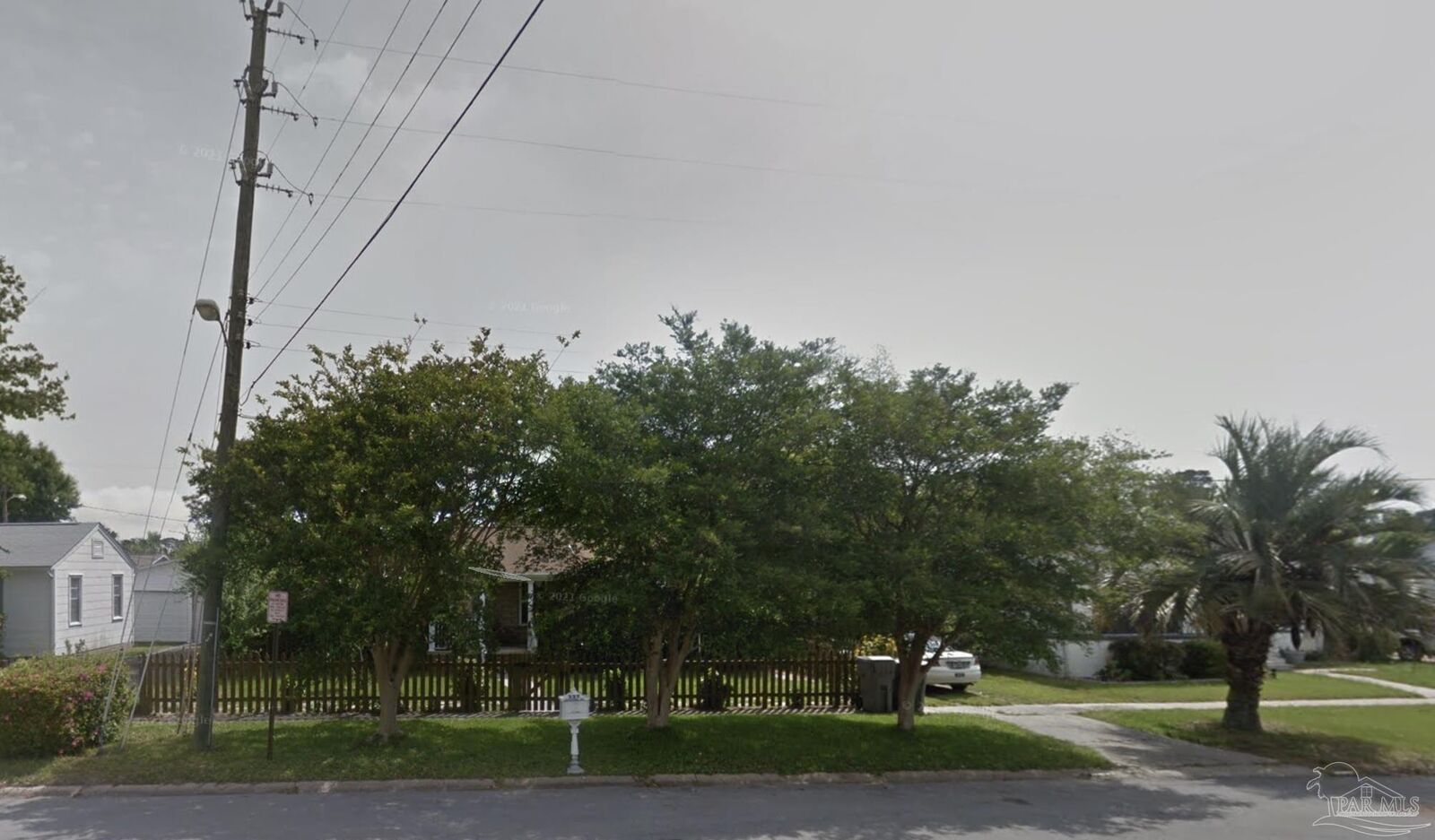 Property Photo: 327 Gibbs Rd FL 32507