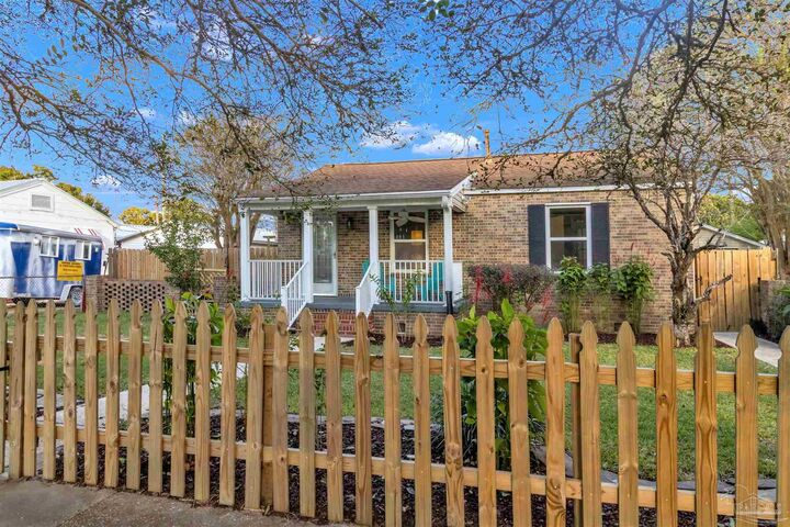 327 Gibbs Rd  Pensacola FL 32507 photo