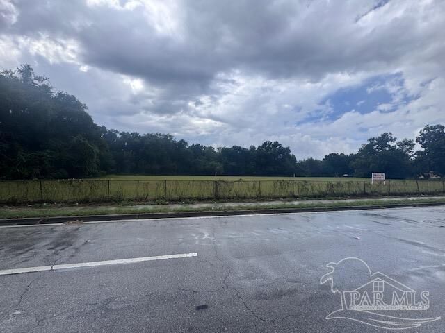 Property Photo: 2800 N W St FL 32505