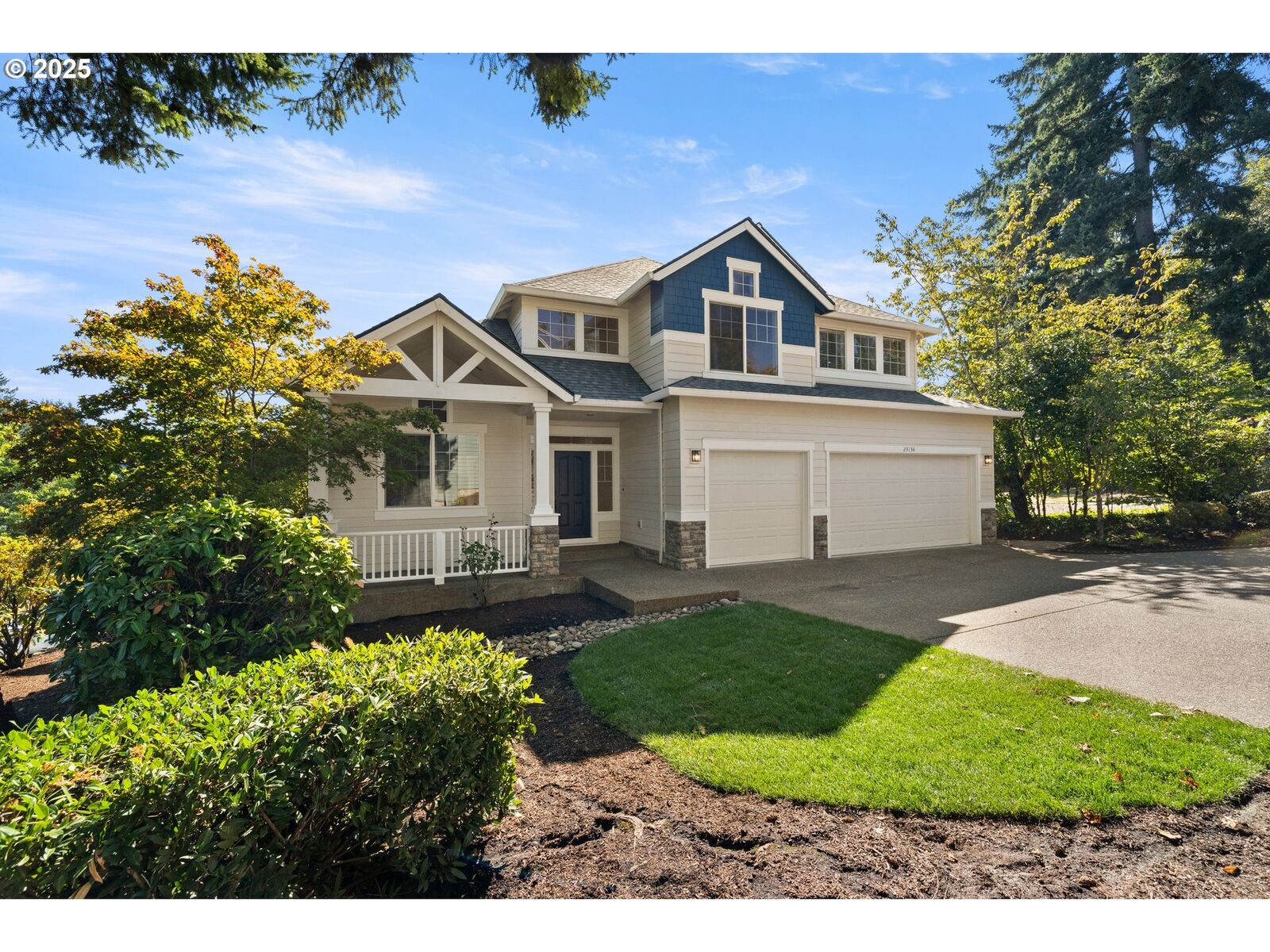 Property Photo:  23136 Bland Cir  OR 97068 