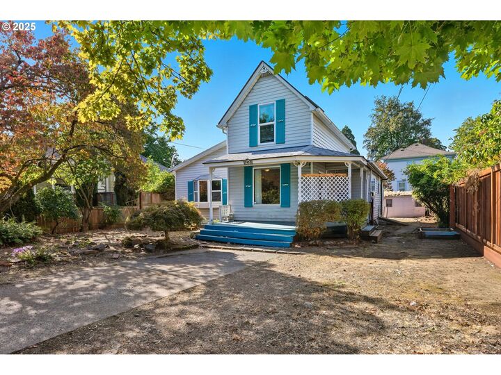 Property Photo:  7453 N Stockton Ave  OR 97203 