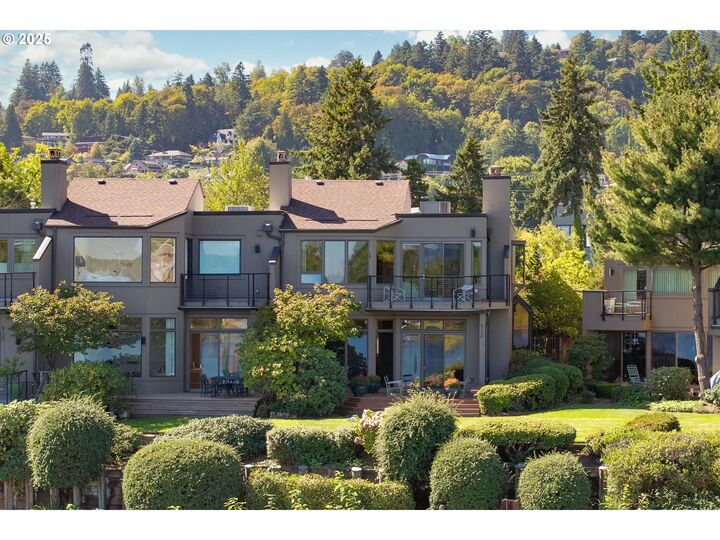 6126 S Riverpoint Ln  Portland OR 97239 photo