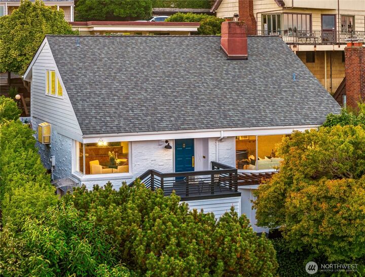 2439  36th Avenue W  Seattle WA 98199 photo