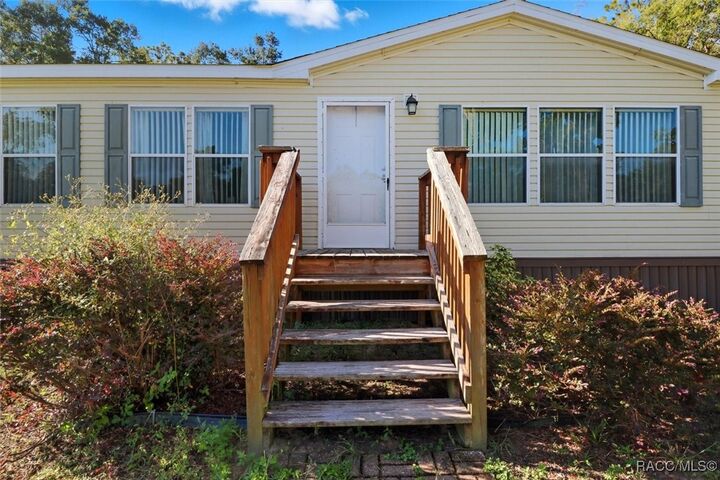 Property Photo: 3972 E Heatherwood Street FL 34452