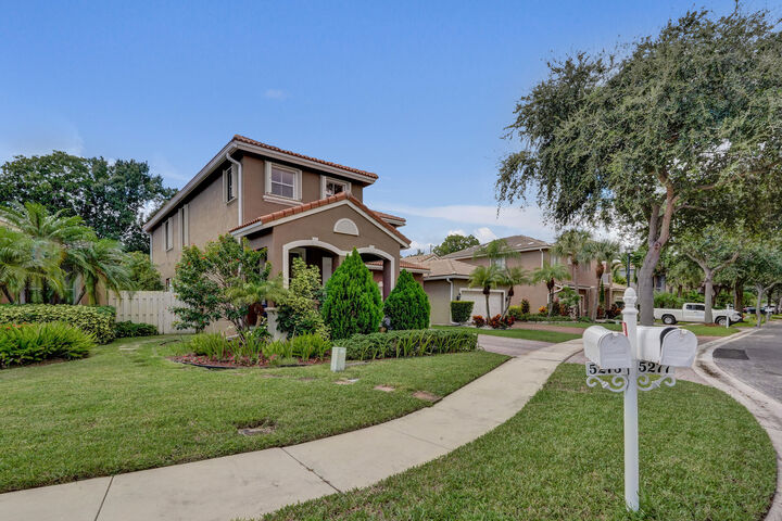 Property Photo:  5277 Sancerre Circle  FL 33463 