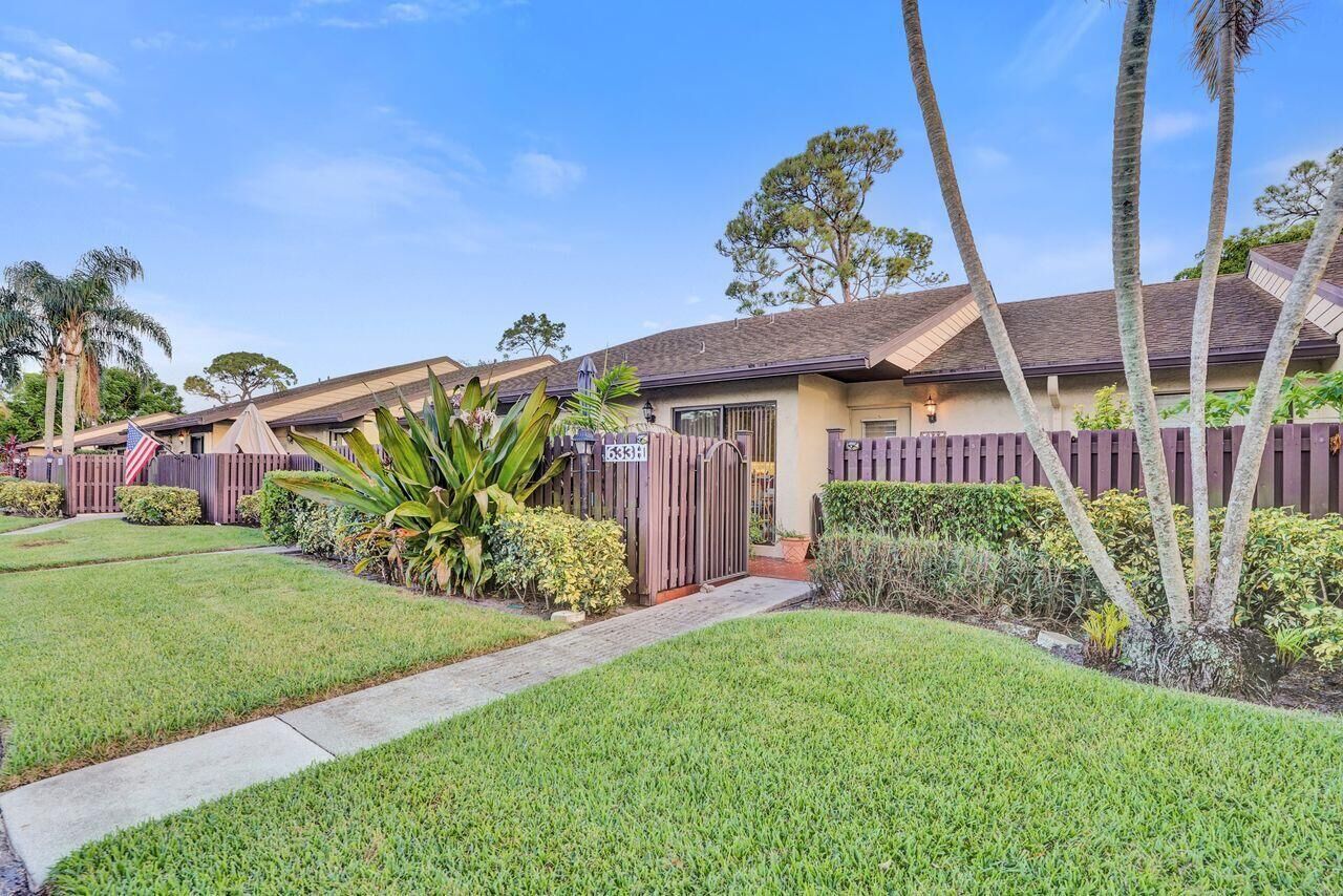 Property Photo:  633 Sea Pine Way H  FL 33415 