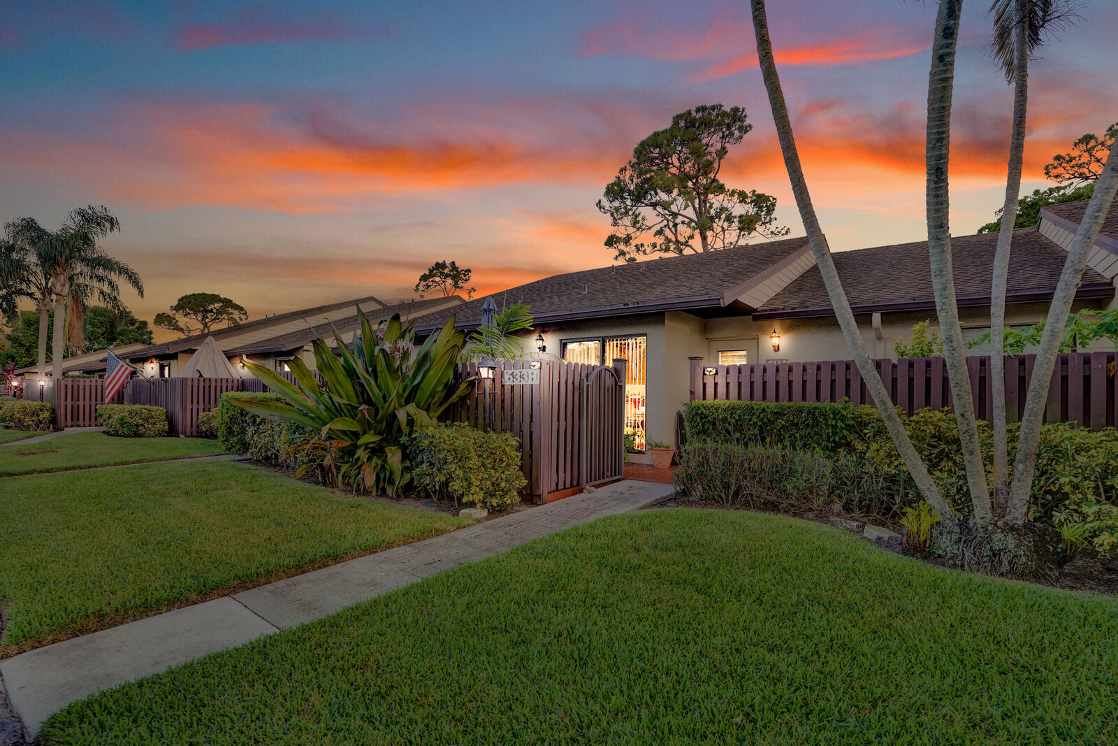 Property Photo:  633 Sea Pine Way H  FL 33415 