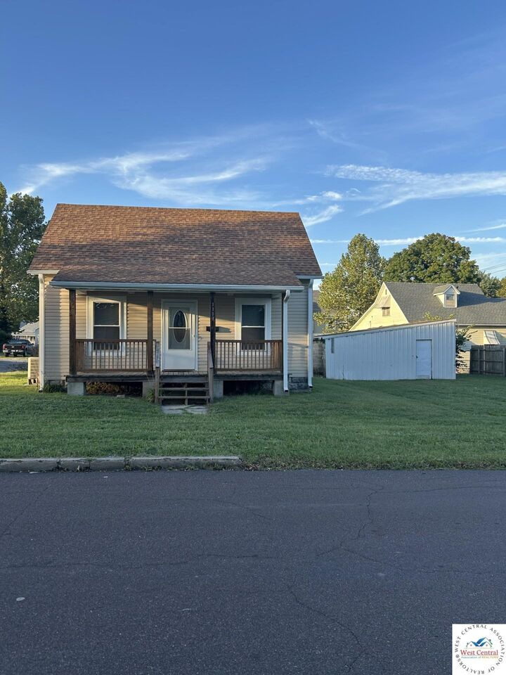 Property Photo: 1113 E 5th MO 65301