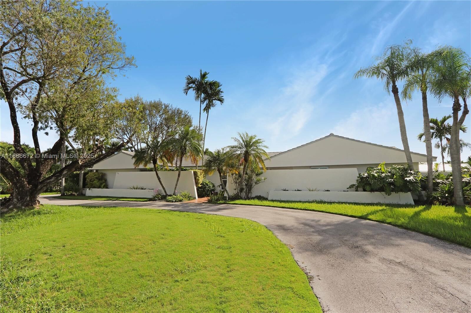 Property Photo:  12445 SW 99th Ave  FL 33176 