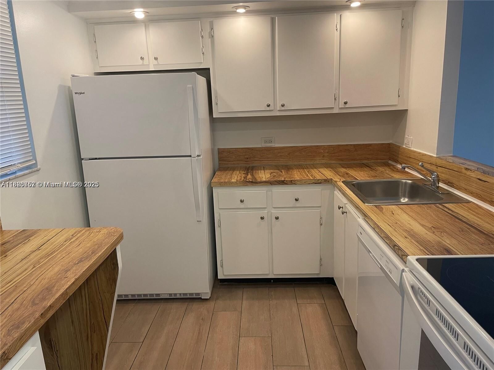 Property Photo:  10425 SW 112th Ave 208  FL 33176 