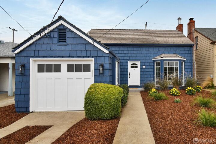 Property Photo:  15 Garden Lane  CA 94015 