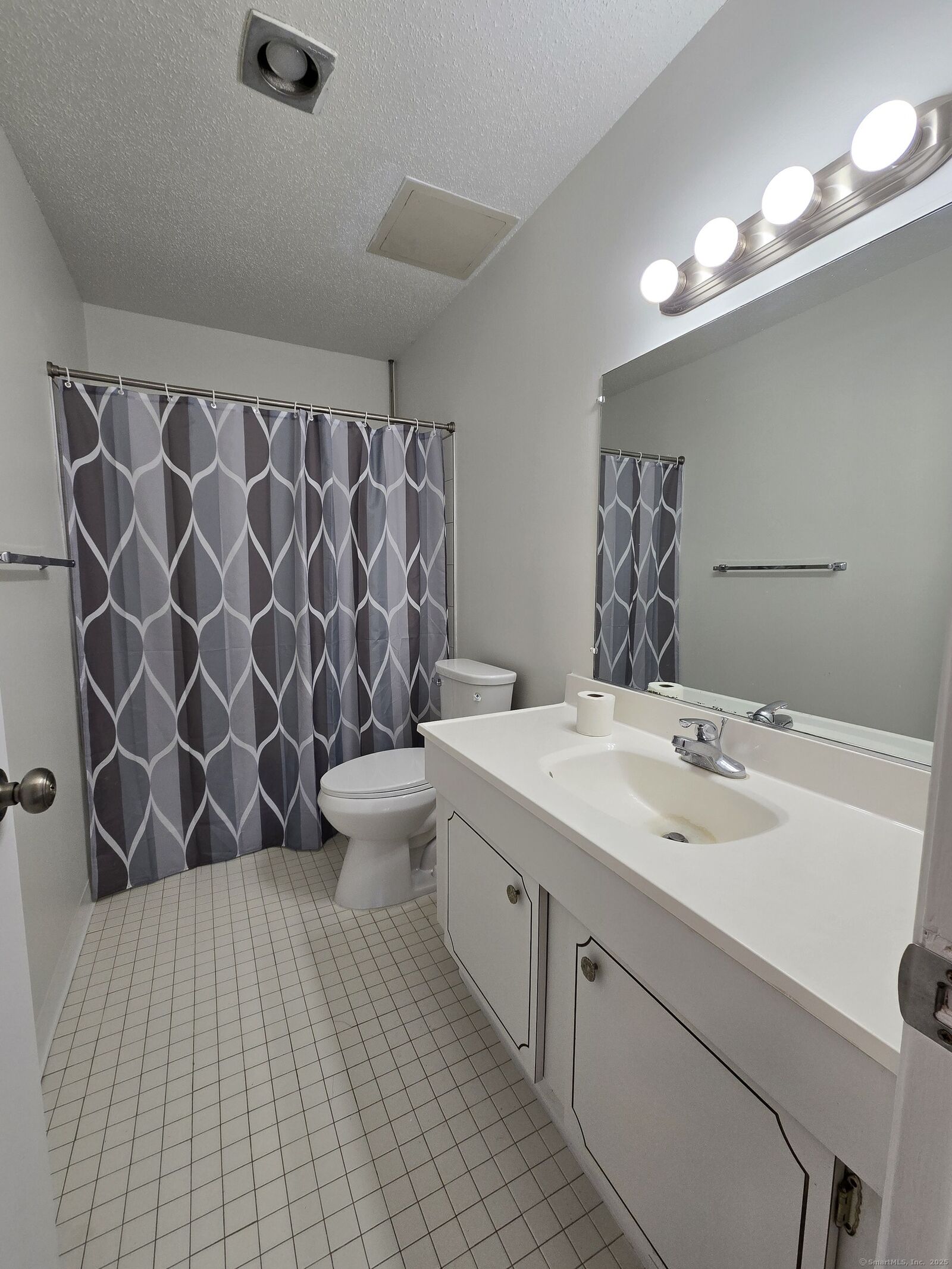 Property Photo:  1209 Cromwell Hills Drive 1209  CT 06416 