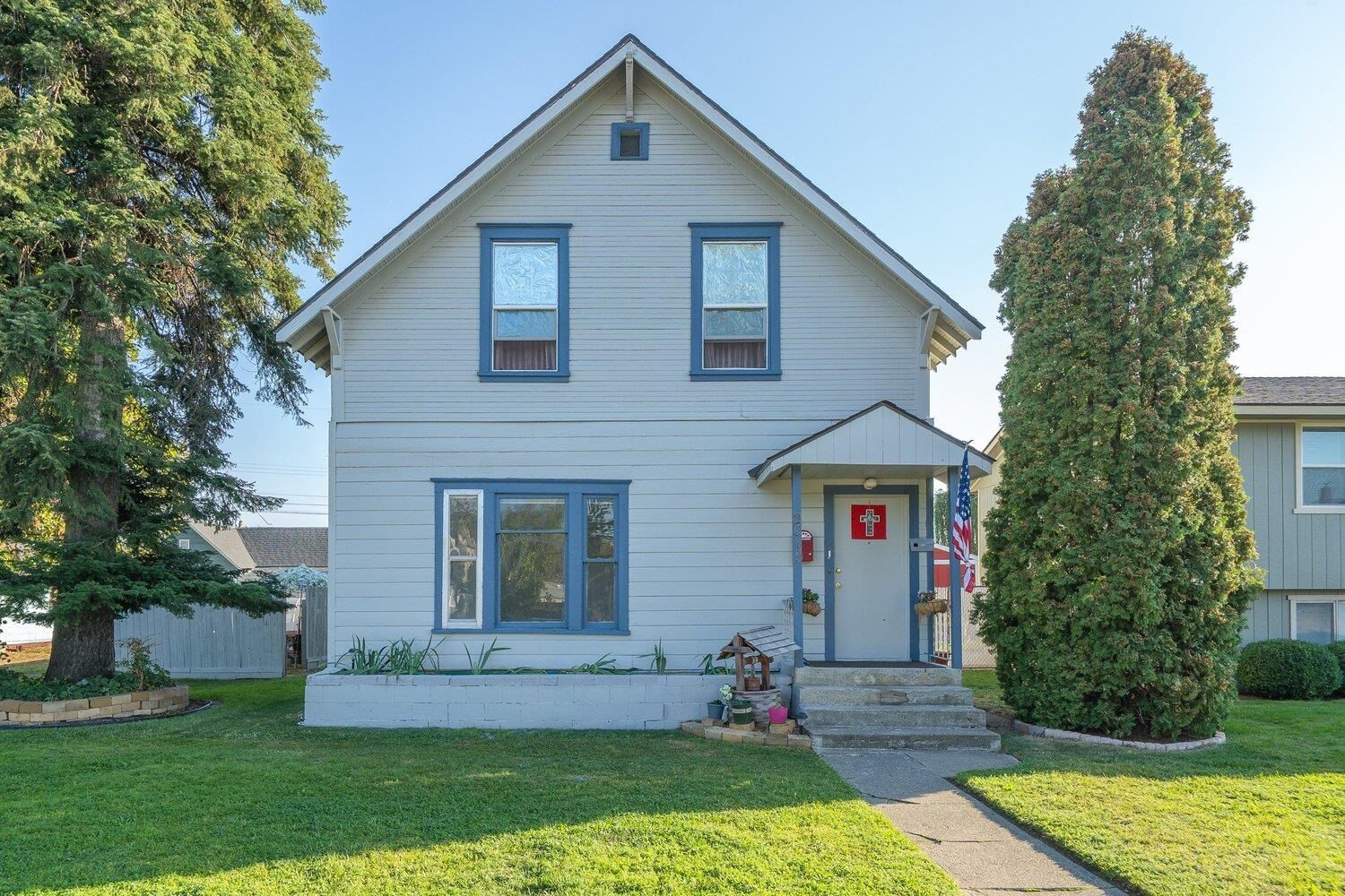 Property Photo:  2015 W Mansfield Ave  WA 99205