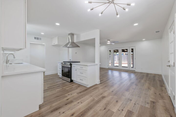 1330 S Clover Street  Visalia CA 93277 photo