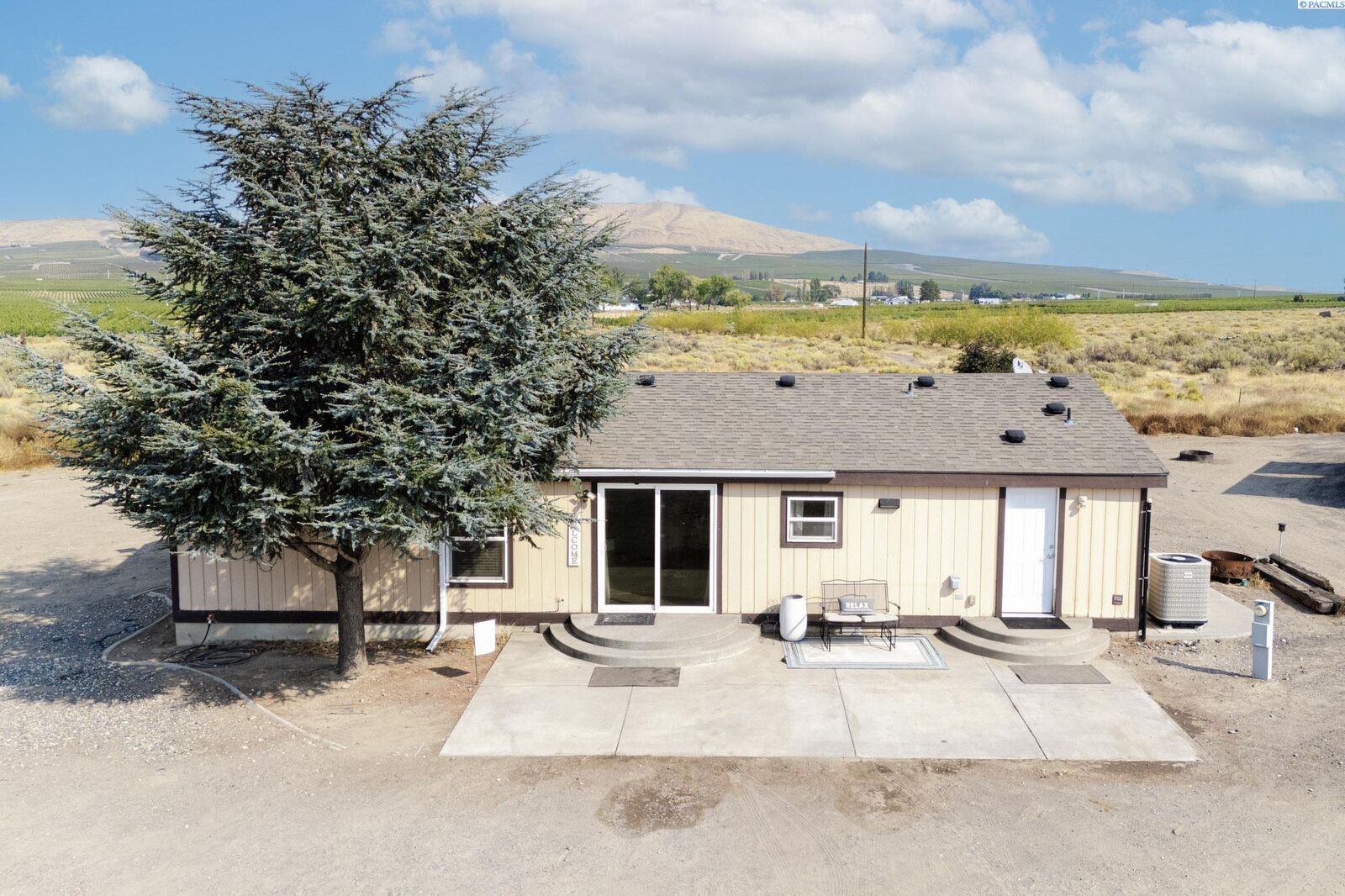 Property Photo: 24617 E SR 224 Views WA 99320
