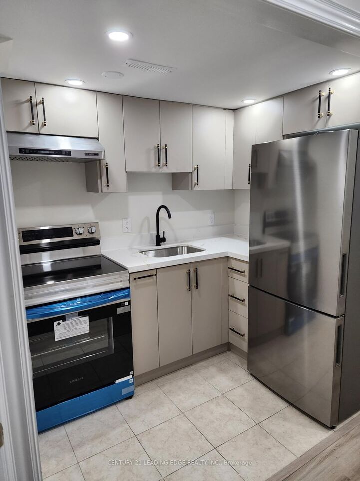 Property Photo:  342 Danforth Road Bsmt  ON M1L 0B5 