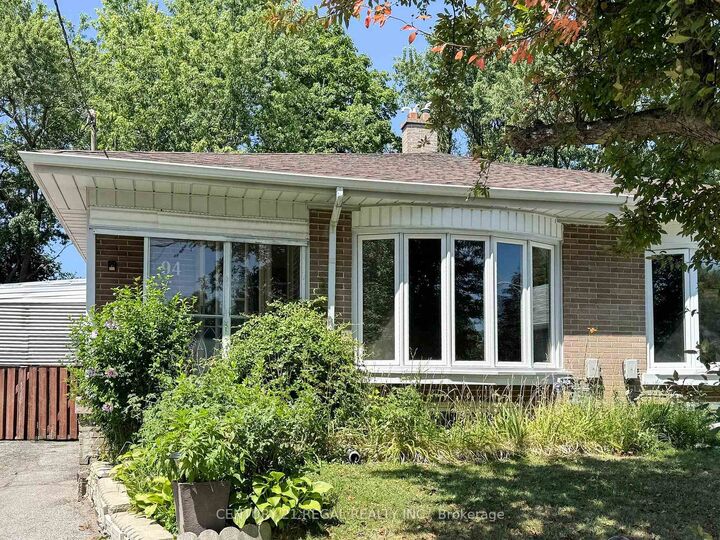 94 Billington Crescent  Toronto ON M3A 2G6 photo