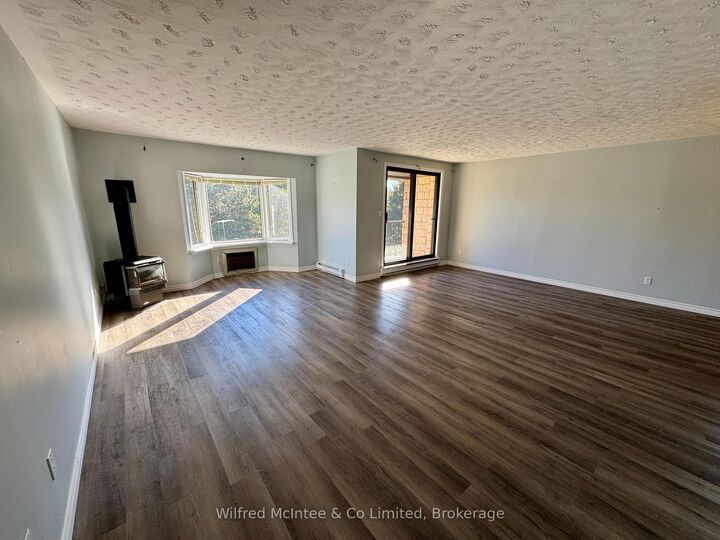 Property Photo: 225 Hinks Street 305 ON N0G 2V0