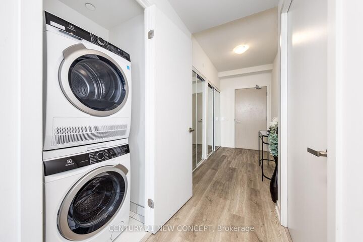 Photo de la propriété:  55 Cooper Street 7601  ON M5E 0G1 