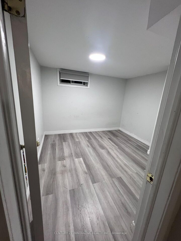 Property Photo:  727 Brimley Road #Bsmt  ON M1J 1C3 